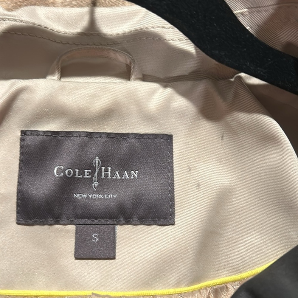 Cole Haan women’s small trench coat - Picture 10 of 11